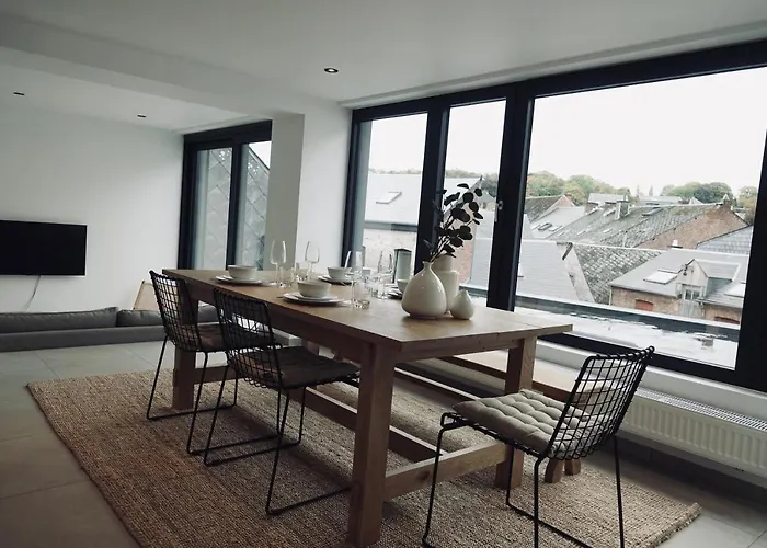 Le Grenier - Le Cercle * مارشه ان فامن