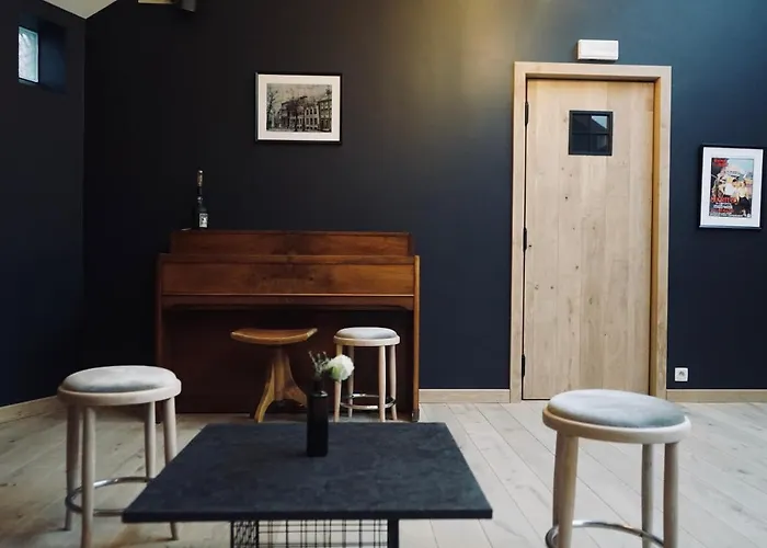 Le Grenier - Le Cercle * مارشه ان فامن